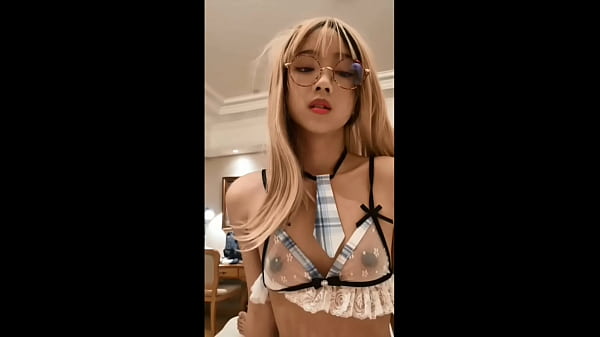 [Female lead available!] Widząc internetowego znajomego dobrowolnie siadającego na mięsnym kiju, gdy tylko się spotkają, peruka zostaje odjebana