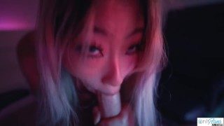 Blond Azjatka z penisem w ustach